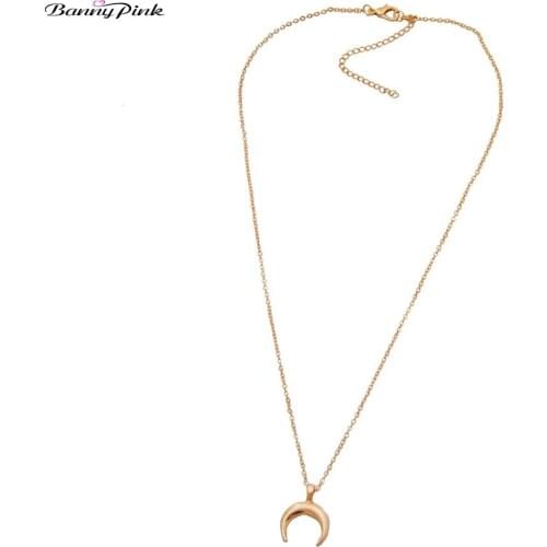 Banny Pink New Punk Alloy Crescent Pendant Choker Necklace For Women Simple Moon Choker Collar Vacation Clavicle Chain Necklace