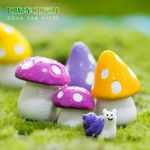 Decorations Miniature MiniaturesAnimal Figure for Home Figurines Fairy Accessories Figurine Garden Horse Resin Figures Mushroom