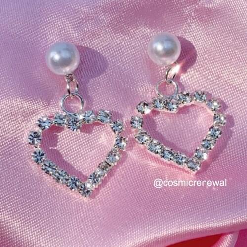 Super Shiny Hollow-out Pearl Heart-Shaped Earrings Womens Simple Heart-Shaped Ear Pendant Crystal Lovely Ear Stud Ear Stud