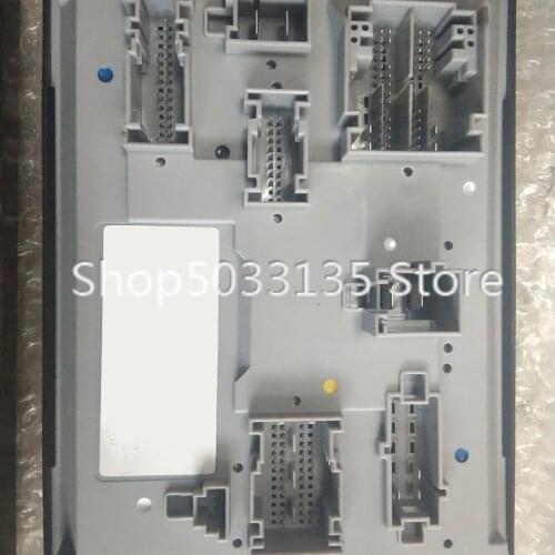 CAR W213 W004 W005 W008 W012mppmer ced esb enzE220D E300D E350D E400D E180 Signal acquisition and actuation module