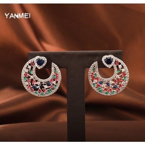 Color Love Round Earrings for Women Complex and Exquisite Shape Banquet Jewelry Not Closed High Fashion Confession Jewelry