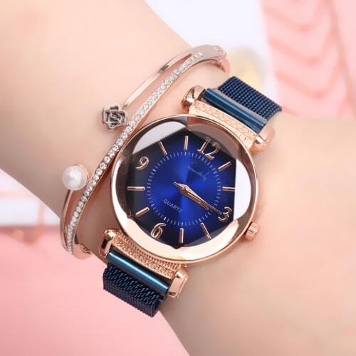 1PC Women Watch Fashion Wild New Watch Magnet Buckle Luxury Fashion Ladies Geometric Roman Numeral Quartz Movement Watch
