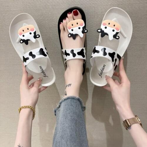 2021 new ins cute cartoon slippers womens indoor and outdoor flat bottom cow cool slippers clip feet and thick bottom comfort