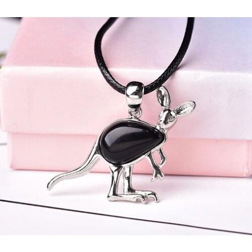 Natural Crystal Stone Pendant Kangaroo Shaped Animal Pendants Obsidian Mineral Jewelry Ladies Charm Quartz Chain Souvenir Gift