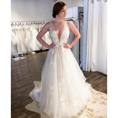 Elegant A Line Lace Wedding Dress 2021 Sleeveless Tulle Wedding Gowns Sexy V Neck Backless Bride Dresses Applique vestido novia