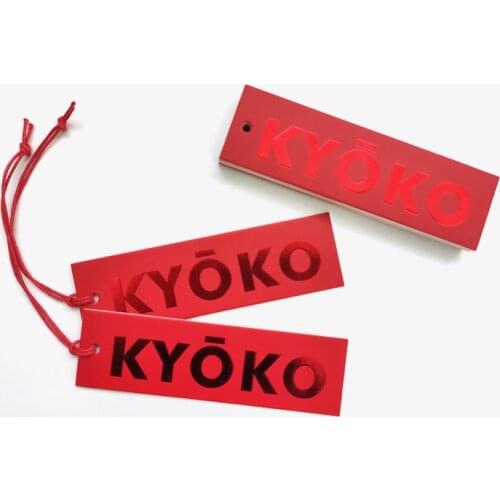 Excellent Quality Custom Hang Tags Recycled 700 g Art Paper Embossed Red Logo Jewelry Shoes Clothing