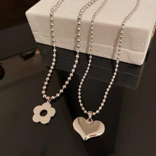 Heart shape pendant necklace minority cold wind choker INS small fragrance wind vintage collarbone chain necklace