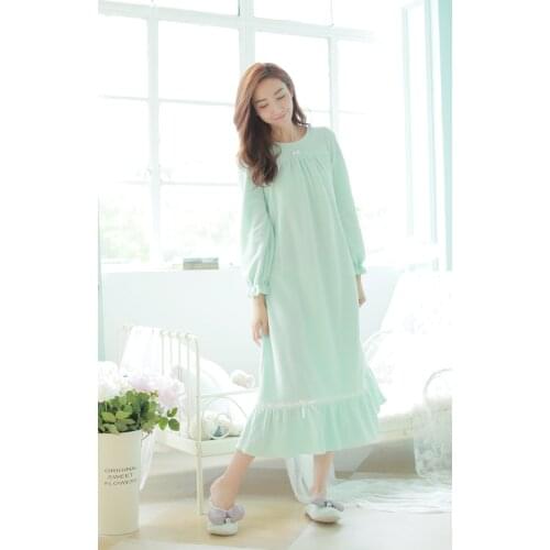 Free Shipping 2015 New Winter Princess Fleece Womens Long Nightgown Pink and Green Sleepwear Vintage Pyjamas roupao feminino