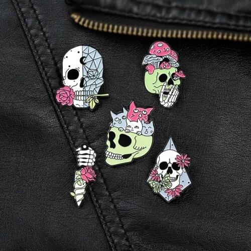 Personality Skull Roses Brooch Bag Clothes Backpack Lapel Enamel Pin Badges Cartoon Alloy Jewelry Gift For Friend Accessories