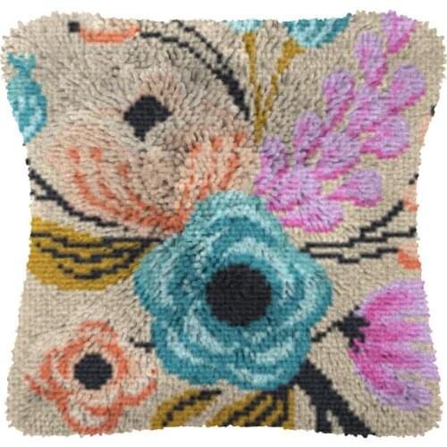 Latch Hook Cushion Flower with Heart Pillow Case Canvas Acrylic Yarn Latched Hook Pillow Kits Crochet Cushion Cover