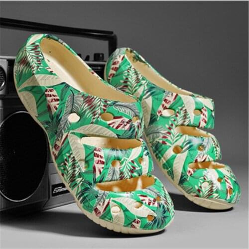 Summer Man Woman Shoes High Quality Rubber and Plastic Slipper Lightweight Hole Water Couples Coconut Shoes Casual Beach Sandals