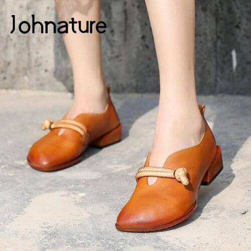 Johnature Pumps Women Shoes 2021 New Spring/Autumn Retro Genuine Leather Handmade Concise Sewing Round Toe Leisure Ladies Shoes