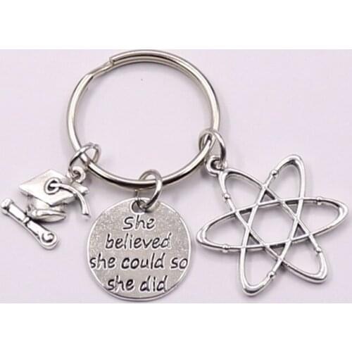 1pcs New Bachelor Cap And Chemical Molecule Keychain She Believed She Could So She Did Keyring Graduation Gift Jewelry