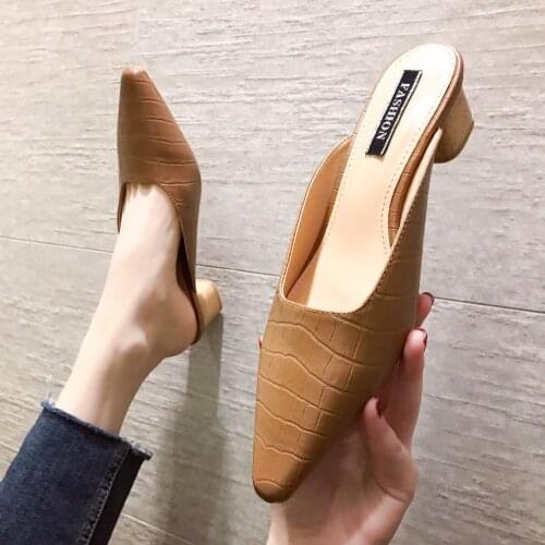 Fashion outer wear womens sandals 2021 summer pointed toe new Baotou half drag single shoes thick heel lazy net red shoes