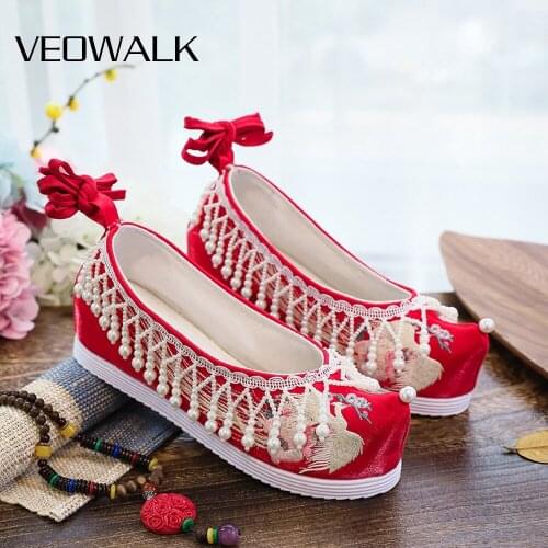 Veowalk Women Cotton Fabric Embroidered Flat Platforms with Pearls Pendants Vintage Chinese Style Red Wedding Bridal Shoes