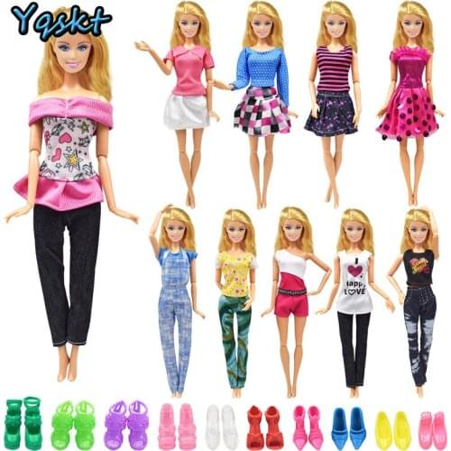 20Pieces Of Doll Set Accessories = 10 Pairs Of Mixed Shoes + 10 Pieces Of Fashion Dresses, Casual T-shirts, Childrens Toy Gifts