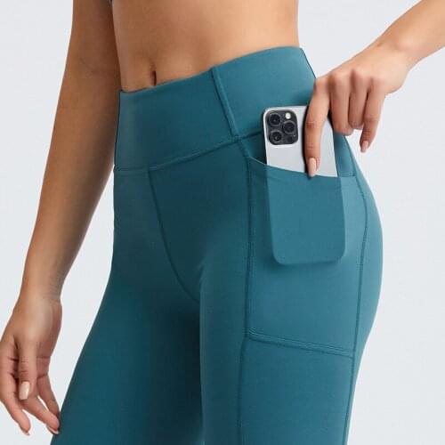 Women Yoga Gym Running Workout Shorts With Phone Pocket