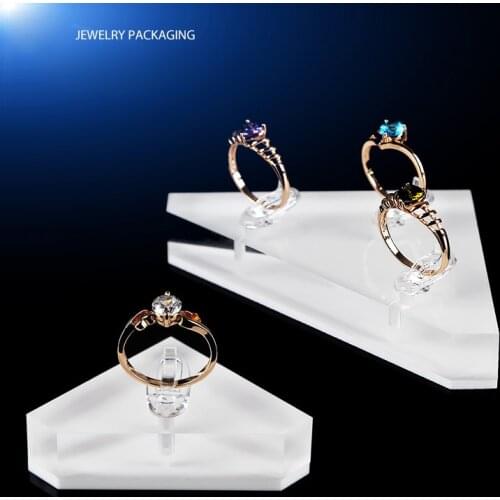 Fashion Acrylic Crystal Triangle Ring Holder Ring Display Stand Ring Organizer Ring Case Jewellery Holders Jewelry Stands