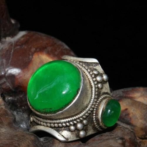 Chinese Old Craft Made Old Tibetan Silver Emerald Inlaid ring