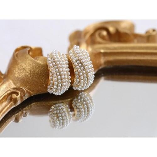 1 Pair Women All-match C-shaped Faux Pearl Ear Stud Earrings Fashion Jewelry for Outdoor Birthday Mother Friends Girlfriend