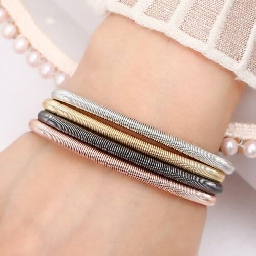 Stylish and simple personality Diameter 4.2mm spring coil bracelet men screw head open Carbon steel bracelet women
