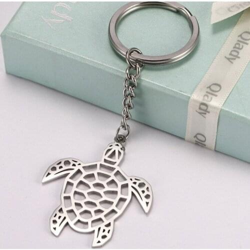 Fashion Tortoise Hollow Pendant Car Keychain Cute Animal Pendant Stainless Steel Keychain Pendant Gifts for Men and Women