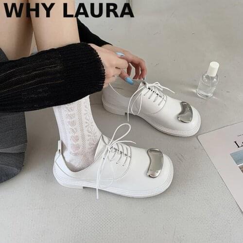WHY LAURA Footwear