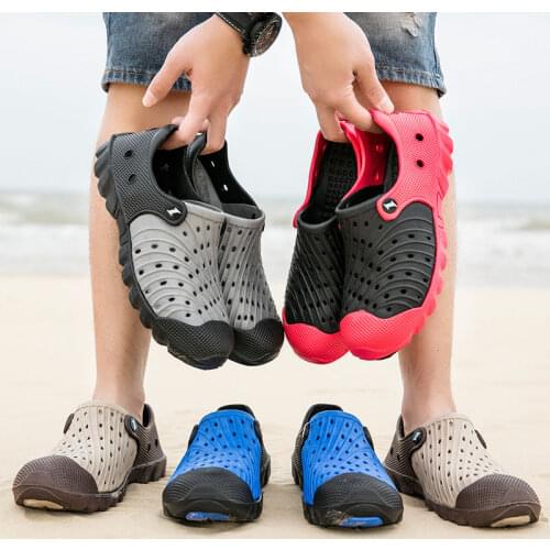 Mens hole shoes summer couple sandals mens slippers thick-soled non-slip beach shoes plus size Baotou casual shoes