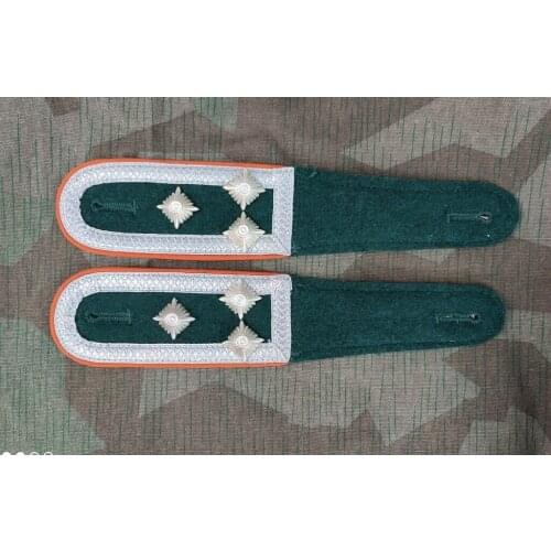 PAIR OF WWII German Heer early Fieldgendarmerie Stabsfeldwebel shoulder boards