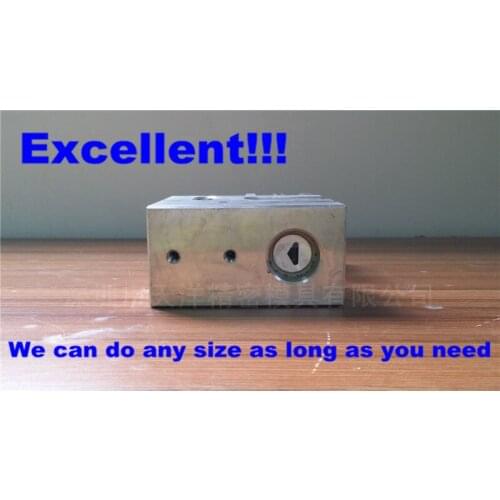 Pneumatic triangle hole punching machine