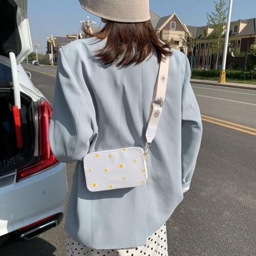 Summer Fashion Small Daisy Female Bags Wide Nylon Shoulder Strap Shoulder Messenger Bag Sac New Printed Small Square Bag