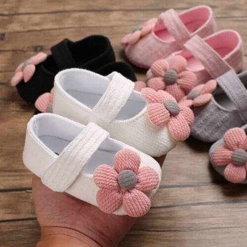 2020 Baby First Walkers Clothing Baby Shoes Newborn Infant Pram Girls Princess Moccasins Little Flowers Solid Soft Shoes