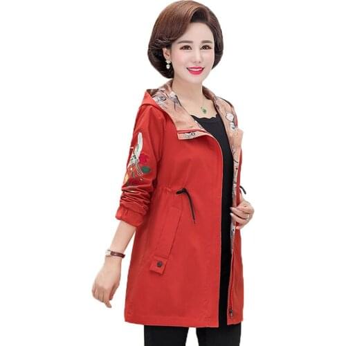 Spring Female Windbreaker New Fashion middle aged Embroidered Hooded Jacket Double-sided Wear Outerwear Plus Size Women Top R625