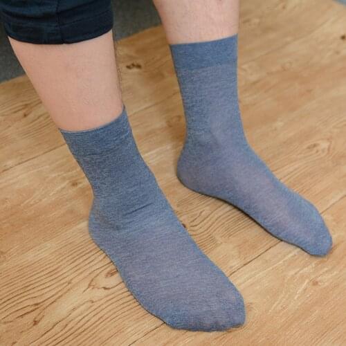 10 Pairs New Solid Business Mens Summer Socks Thin Silk High Elastic Nylon Breathable Casual Short Crew Socks Male Cool Socks