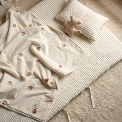 Fashion Korean Embroidered Bear Wool Fleece Quilt Double-sided Thickening Blanket Embroidered Bear Plush Fleece Child