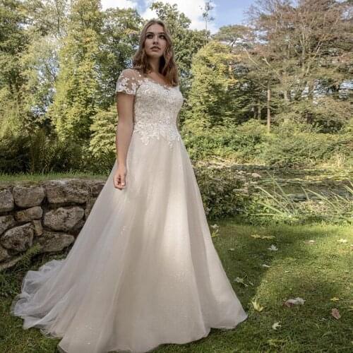 Plus Size Wedding Dresses Short Sleeves Lace Applique Scoop Full Length Glitter White Ivory Beach Bridal Dress 2021 High quality