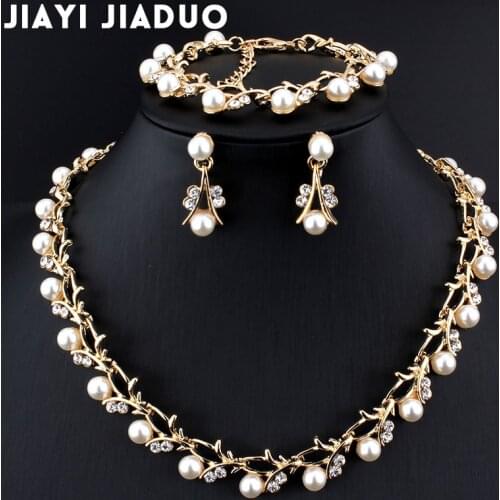 Hot Sale Imitation Pearl Wedding Necklace Earrings Bracelet Set Bridal Jewelry Set Gold Color Womens Wear Elegant Party Gifts
