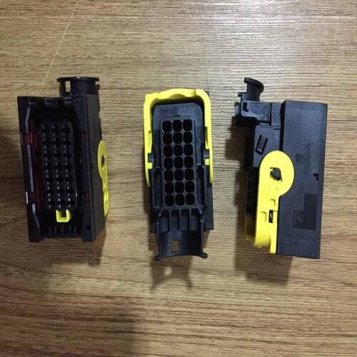 Tyco Auto connector 1-1534127-1