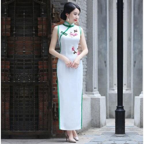 Lady Vintage Floral Embroidery Cheongsam Mandarin Collar Slim Qipao Sexy Chinese Dress Plus Size 3XL 4XL 5XL Satin Vestidos