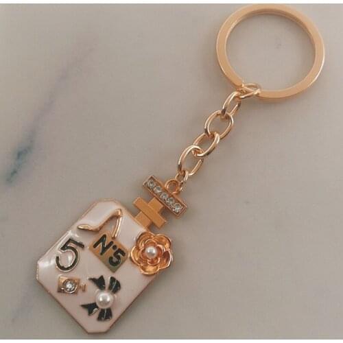Perfume bottle key chain luxury key chain fashion key ring holder key chain ladies souvenir car bag charm