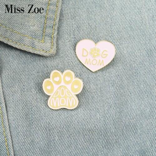 Dog Mom Pink Enamel Pins Custom Love Heart Paw Brooch Lapel Badge Bag Cartoon Jewelry Gift for Friends