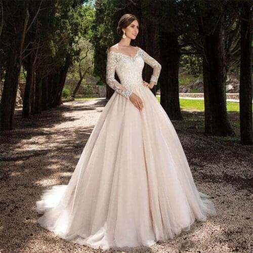 Sexy Long Sleeves V neck Ball Gowns 2019 Long Sleeves Wedding Dress Country western Vintage Wedding Gowns Custom