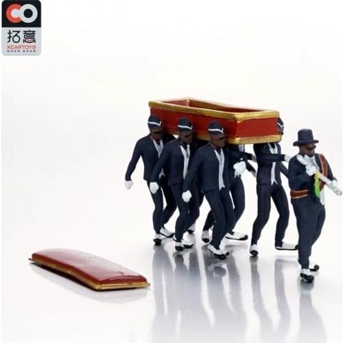 1/64 XCARTOYS Miniature Dolls Ghana Carrying Coffin Dancers