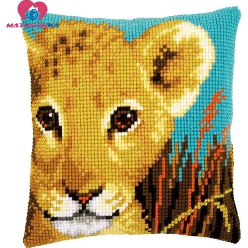 Horse cross-stitch pillow latch hook rug kitsembroidery carpet hook needlework button package crafts do it yourself home decor