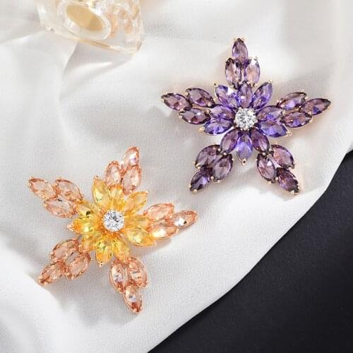 2021 New Arrival Fashion Yellow Purple Crystal Star Brooches For Women Brooch Pin Costume Suit Scarf Broche Decoration Jewelry