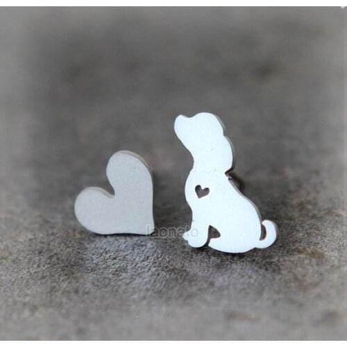 Daisies 1pair New Arrival Fashion Cute Dog and Heart Stud Earrings Animal Asymmetry Earrings Statement Jewelry Women Girls Gift