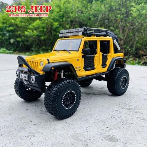Maisto 1:24 2015 Jeep Wrangler yellow manufacturer authorized simulation alloy car model crafts decoration collection toy