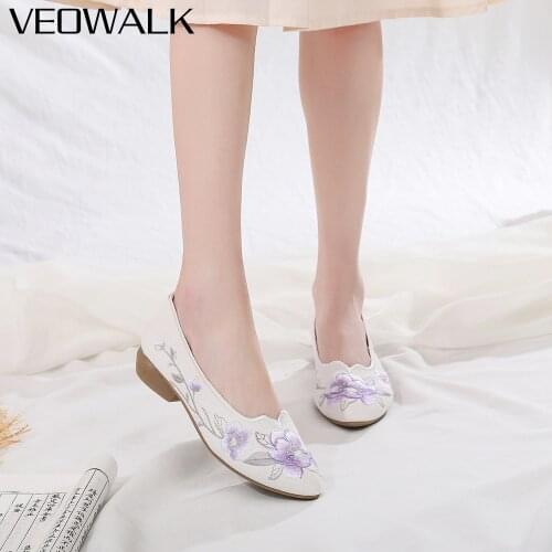 Veowalk Flower Embroidery Women Casual Canvas Slip On Ballet Flats Elegant Ladies Comfortable Walking Shoes Green White Beige