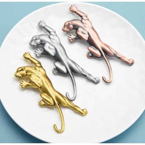 Wuli&baby Vintage Muscles Tiger Brooch Pins For Women Men Leopard Brooches Gift Coat Suit Accessory Pins 2021 Christmas Gift