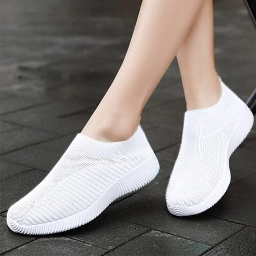 Lightweight Casual Breathable Mesh Non-slip Thick-soled Sneakers Flying Woven Socks Shoes Womens Shoes New 2021